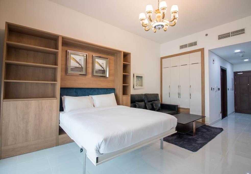 Furnished Ready To Move-in *
